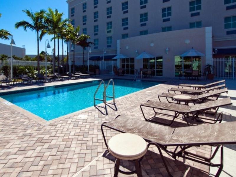 Holiday Inn Express & Suites Miami Airport East, An Ihg Hotel Exterior foto